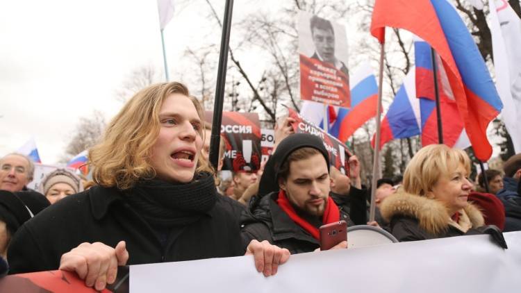 Либералы использовали марш Немцова для голословной критики поправок в конституцию