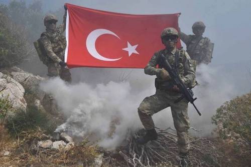 Эксперт обвинил Анкару в эскалации межливийского конфликта