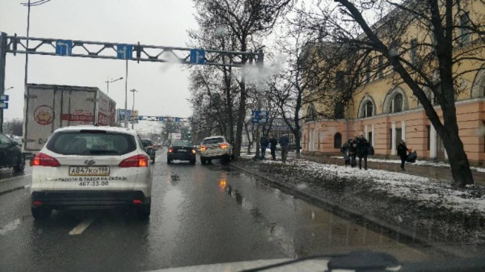 Водители BMW и такси устроили ДТП на Витебском проспекте