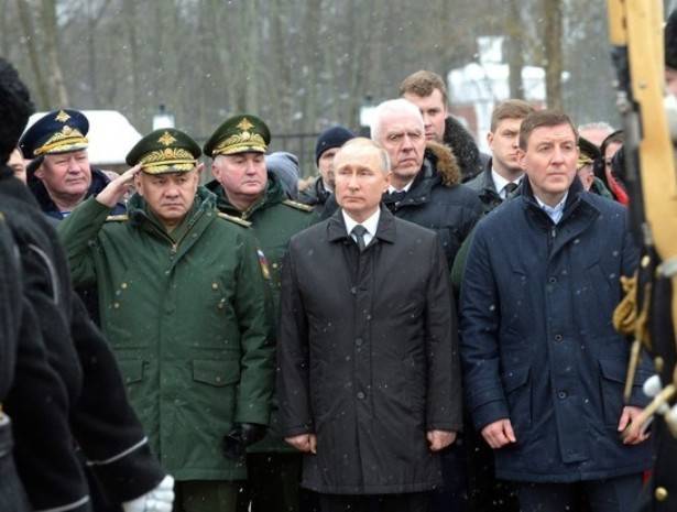 Путин почтил память псковских десантников