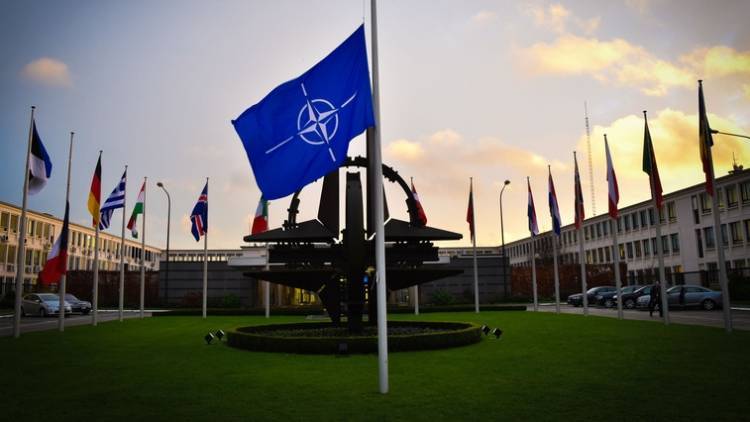 Спецпредставитель США по Сирии обсудит в штабе НАТО Идлиб и помощь Турции