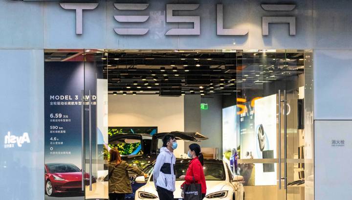 Акции Tesla падают на фоне дешевеющей нефти