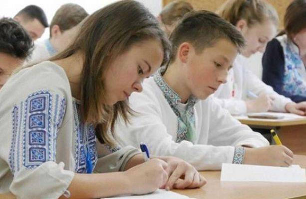 На Украине школьники начали писать диктанты про коронавирус