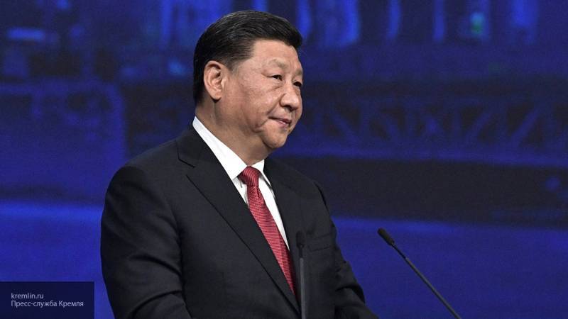 Си Цзиньпин прибыл с проверкой в Ухань после сообщений о спаде эпидемии в Китае