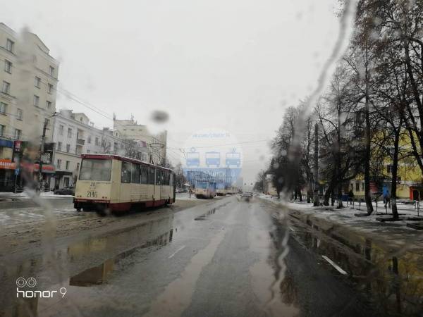 В Челябинске из-за поломки нового трамвая образовалась пробка
