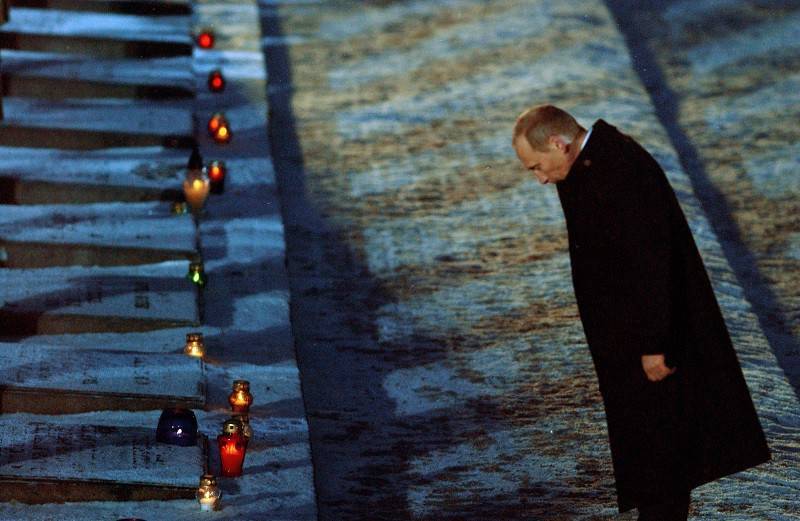 Путин назвал чушью слова Зеленского об освобождении Освенцима украинцами