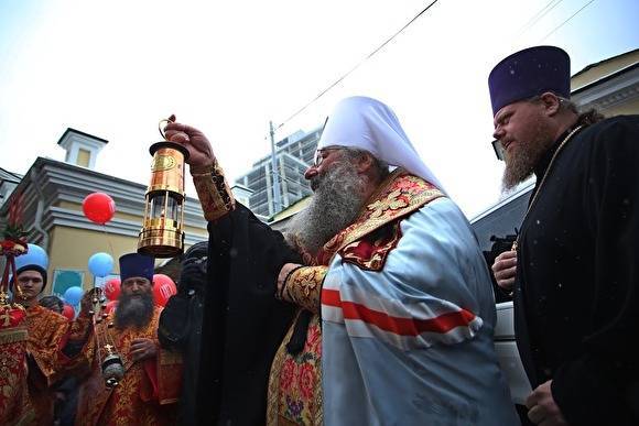 Екатеринбургская епархия возможно изменит порядок доставки Благодатного огня на Урал