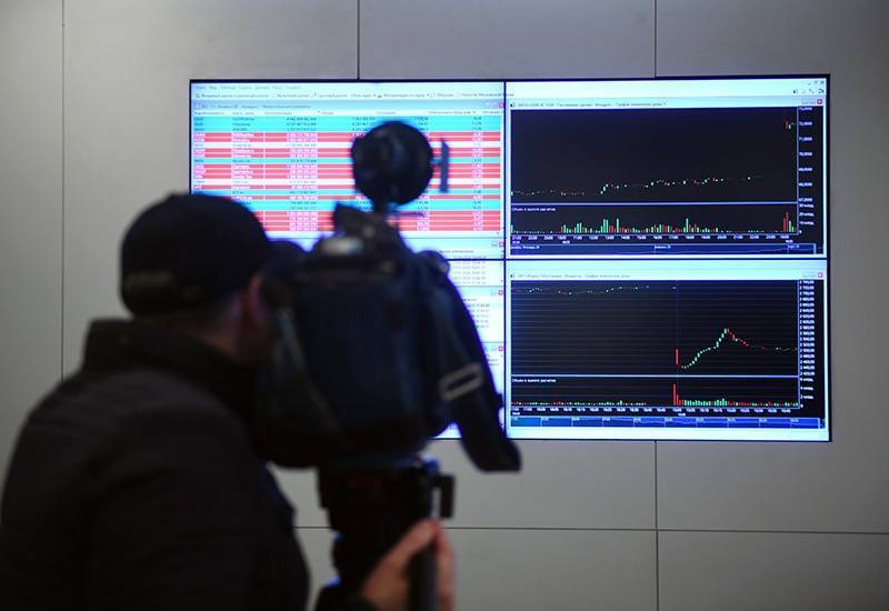 Центробанк и Минфин объявили о мерах для поддержки рубля
