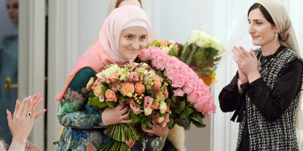 Кадыров наградил свою дочь медалью за заслуги перед Чечней