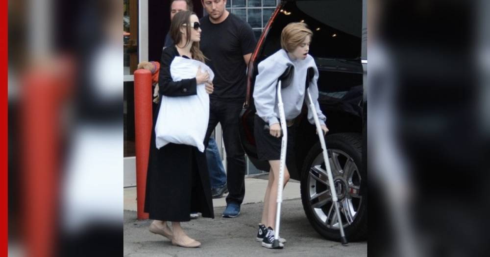 Опубликованы первые фото дочери Джоли после операции