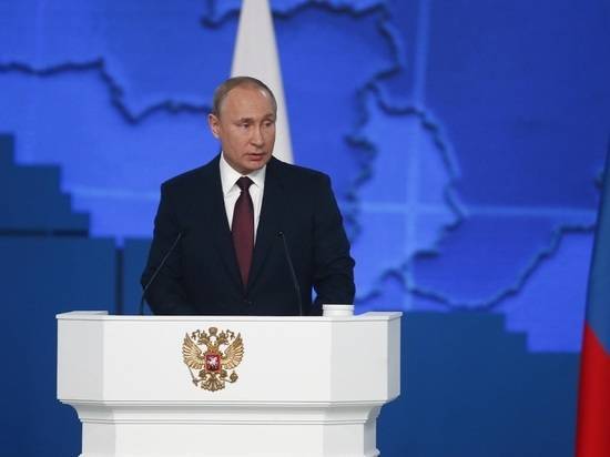 Путин назвал чушью слова Зеленского об освободивших Освенцим украинцах