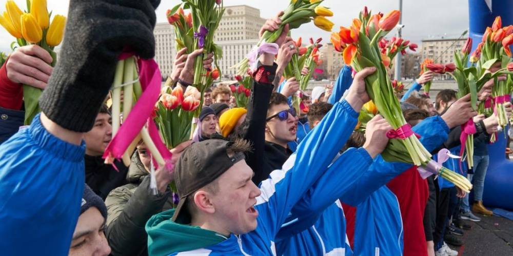 В столичном Парке Горького прошёл забег, посвящённый Международному женскому дню