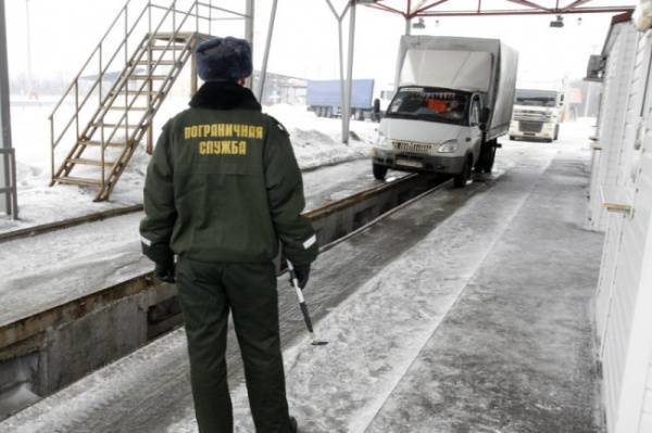 В Челябинской области таможенники пресекли вывоз медицинских перчаток в Казахстан