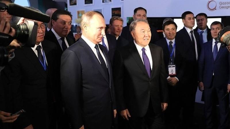 Путин и Назарбаев встретятся вечером 10 марта