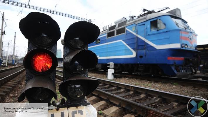 Неизвестные «псевдопатриоты» забросали камнями поезд Львов-Москва