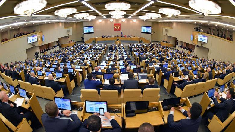 В Госдуму внесли поправку о досрочных парламентских выборах