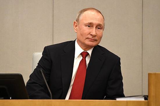 Путин: сильная президентская вертикаль для России абсолютно необходима