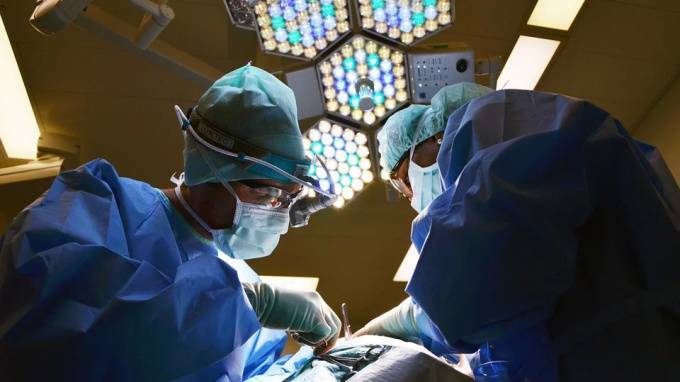 Петербургские хирурги спасли младенца с редкой патологией
