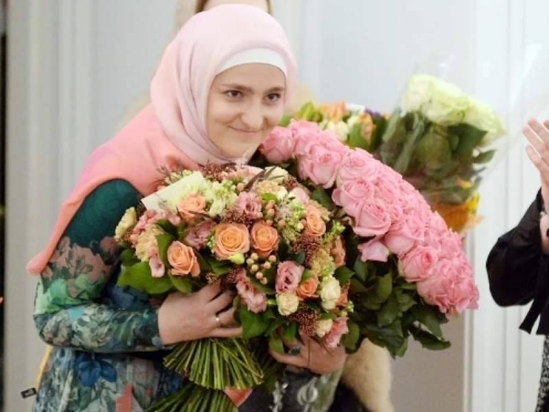 Рамзан Кадыров - Айшат Кадырова - Кадыров наградил свою дочь медалью за заслуги перед Чечней - dayonline.ru - респ. Чечня