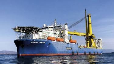 Трубоукладчик «Газпрома» идет в Балтийское море под охраной военных кораблей