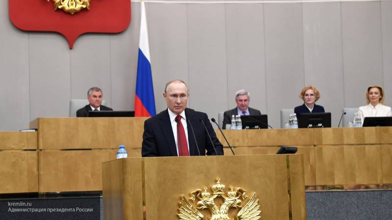 Путин заявил о необходимости направить поправки в Конституционный суд РФ