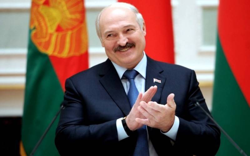 Лукашенко принудил молодежь петь по-белорусски