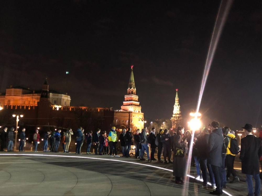 В Москве рядом с памятником князю Владимиру прошли пикеты против узурпации власти