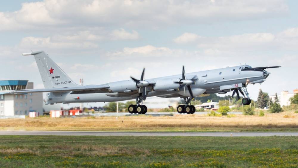 Истребители США 4 часа сопровождали российский Ту-142 вблизи Аляски
