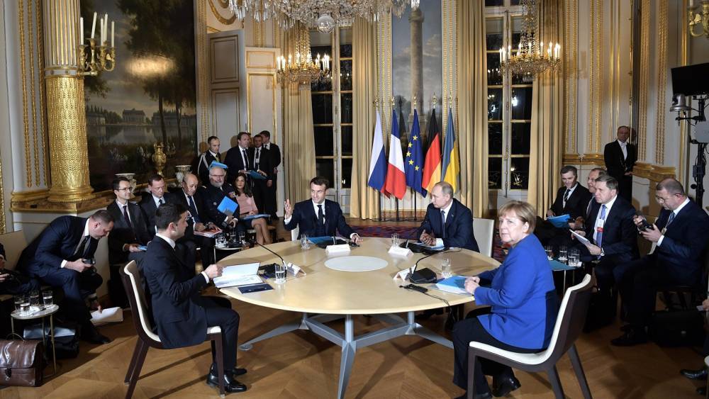 Путин уверен в одобрении Макроном и Меркель идеи подключения депутатов к «нормандскому формату»