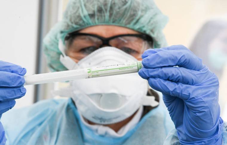 Замминистра здравоохранения Британии заболела коронавирусом