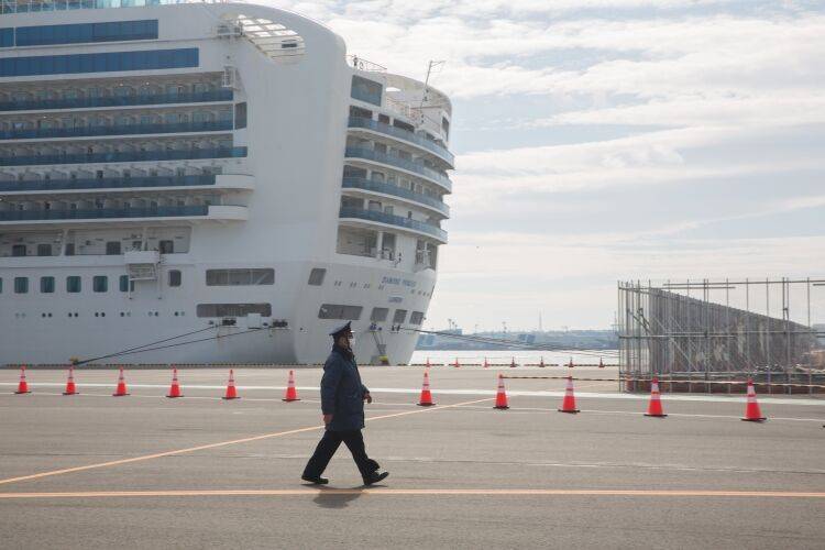 После вспышки коронавируса на лайнере в Египте на берег сошли 48 пассажиров