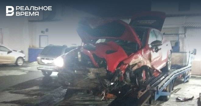 В Нижнекамске водитель попал в аварию во время тест-драйва KIA Stinger