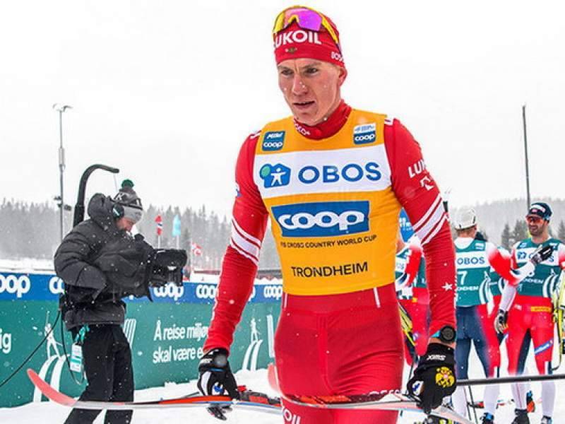 Большунов досрочно победил в Кубке мира по лыжным гонкам