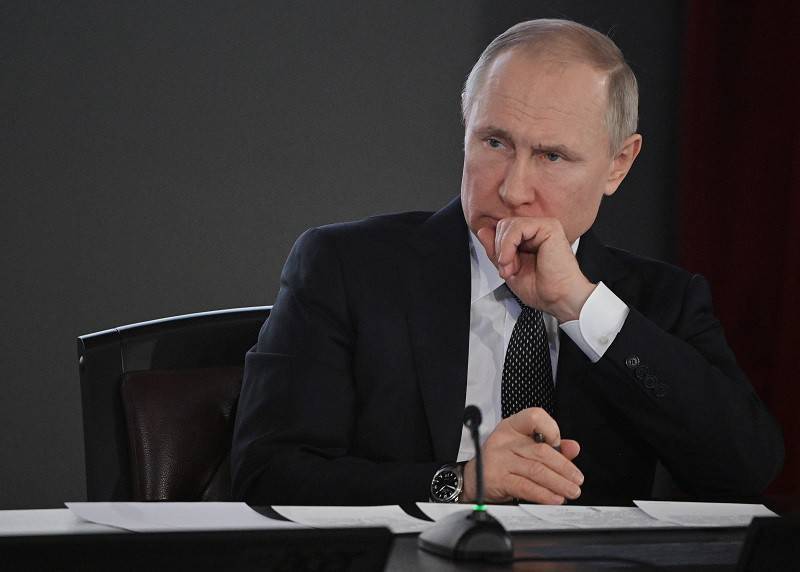 Путин заявил о желании США контролировать Украину на российские деньги