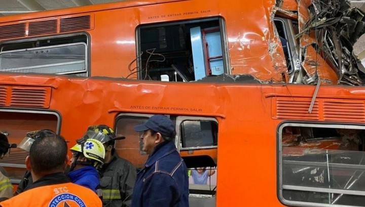 Два состава столкнулись в метро столицы Мексики