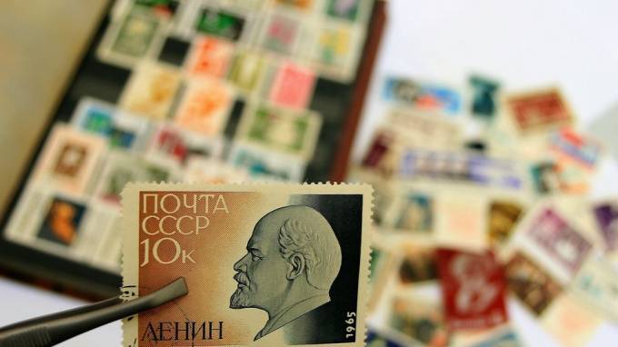 В Петербурге собирают вещи из СССР для благотворительного аукциона