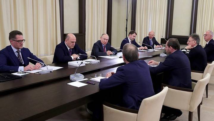 Путин призвал бизнес готовиться к серьезной конкурентной борьбе