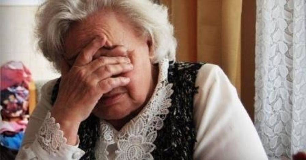 В Никеле пенсионерку ограбили приятели ее внука