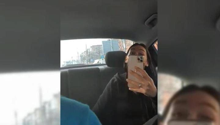 "Нужно соображать!": пассажирка засыпала оскорблениями "вшивого" таксиста