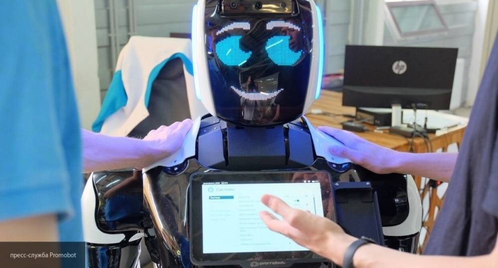 Эмоциональный робот помог людям наладить общение друг с другом
