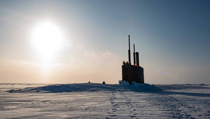 Субмарины пробивают лед более 60-ти лет. Адмирал оценил всплытие USS Toledo в Арктике