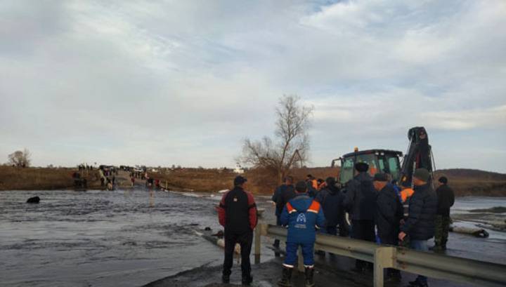 В Татарстане трактор упал в реку и затонул. Один человек погиб