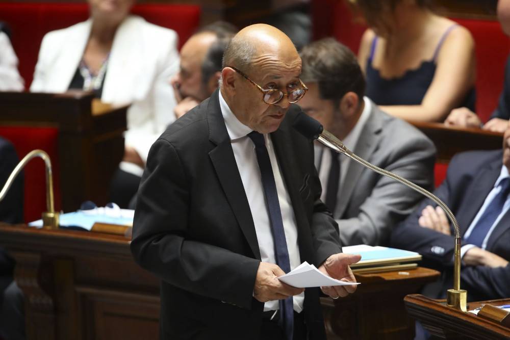 В Париже осудили мошенников, выдававших себя за французского министра