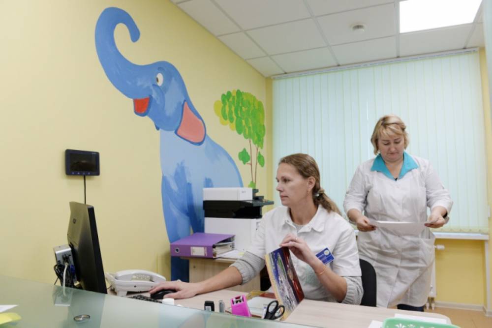 Электронные медицинские карты внедрят во всех поликлиниках Петербурга в этом году