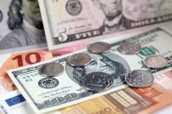 Курс доллара перевалил за 73 рубля после сообщения ВОЗ о пандемии