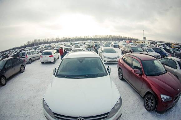 Эксперты: стоимость автомобилей в России может вырасти на 10% из-за падения курса рубля