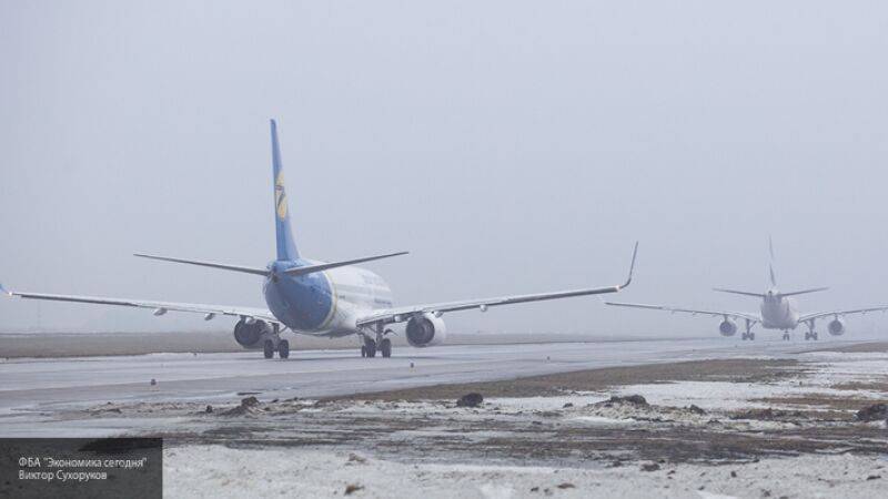 Самолет совершил экстренную посадку в Кемерово, потому что пассажиру стало плохо