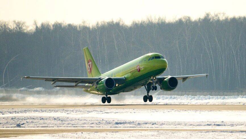 Самолет экстренно сел в Кемерове из-за плохого самочувствия пассажира