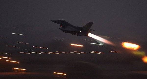 США нанесли авиаудары в Сирии и Ираке после гибели своих военных