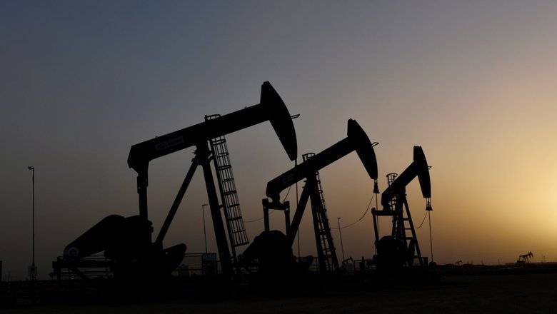По известному сценарию: цена на нефть упала до уровней развала СССР - newizv.ru - Россия